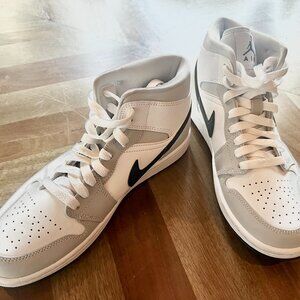 Nike Air Jordan 1 mid “grey fog” W7.5